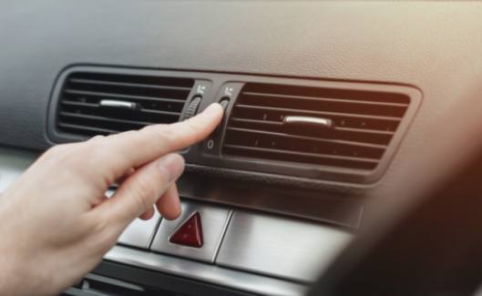 Problemi comuni con gli interruttori dell'aria condizionata dell'auto e come risolverli